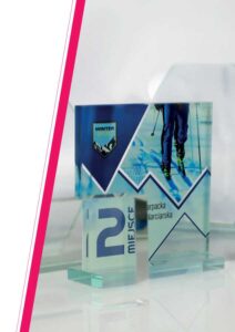 Katalog statuetek szklanych